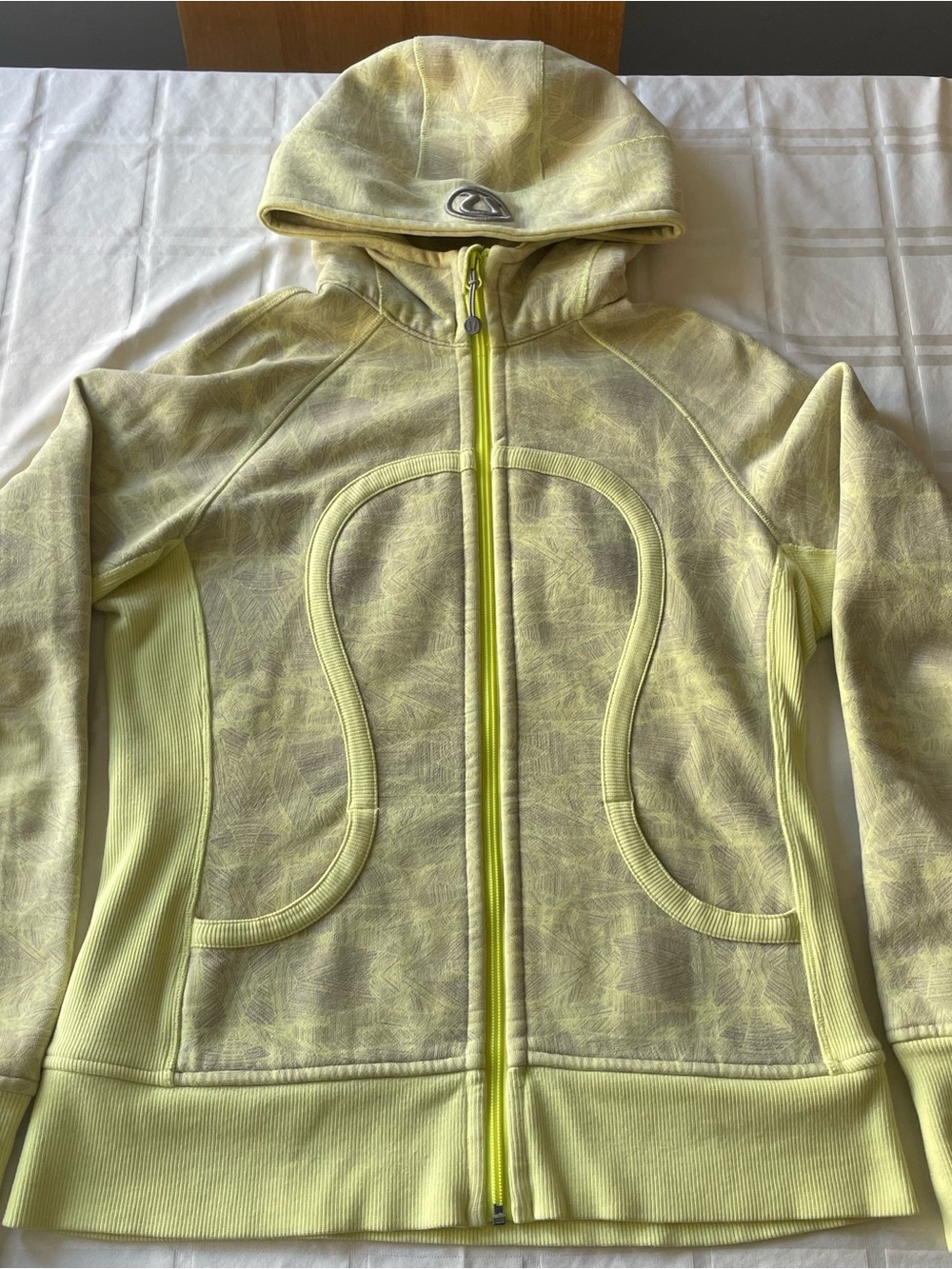 Lululemon Women’s Light Yellow Full Zip Hoodie size M